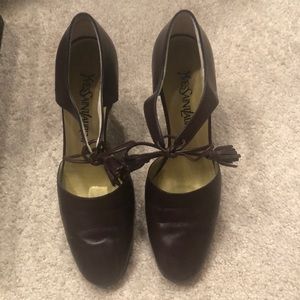 Saint Laurent pumps.